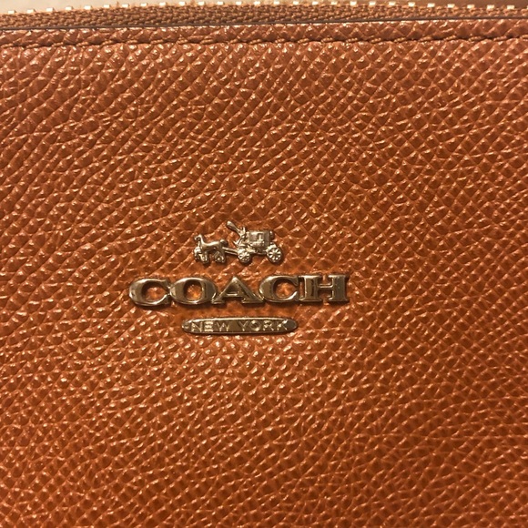 Coach purse - Picture 2 of 7